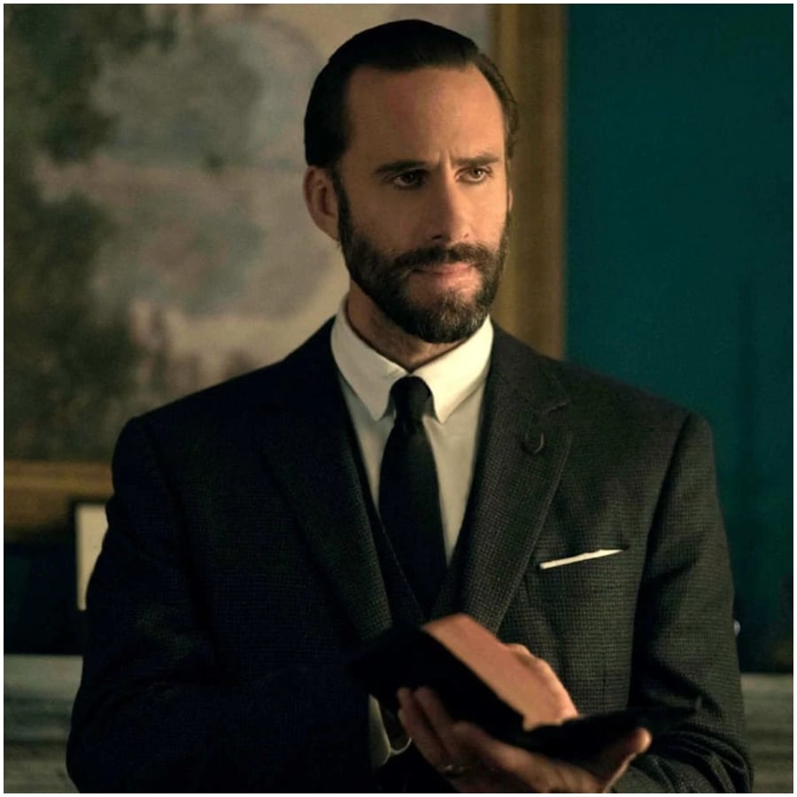 What the Cast of ‘The Handmaid’s Tale’ Look Like In Real Life